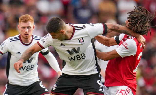 布莱顿迎欧篮联关键赛；加时末段遗憾出局；话题不断；轮换策略成焦点