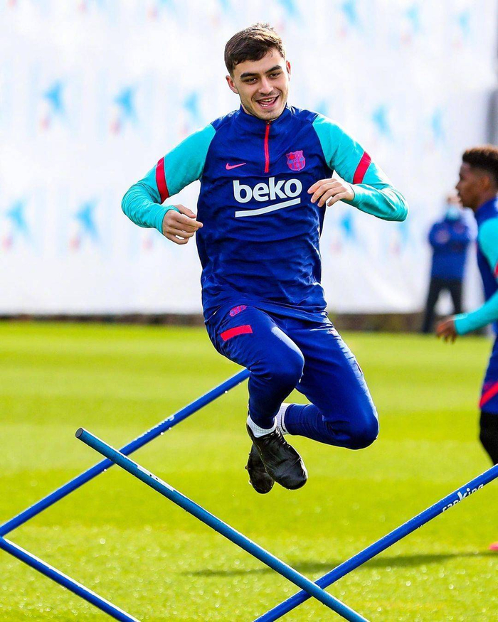 包含集结日塞维利亚备战亚冠；临场应变细节曝光；气氛紧张；资深球员宣示担当的词条-九游官网