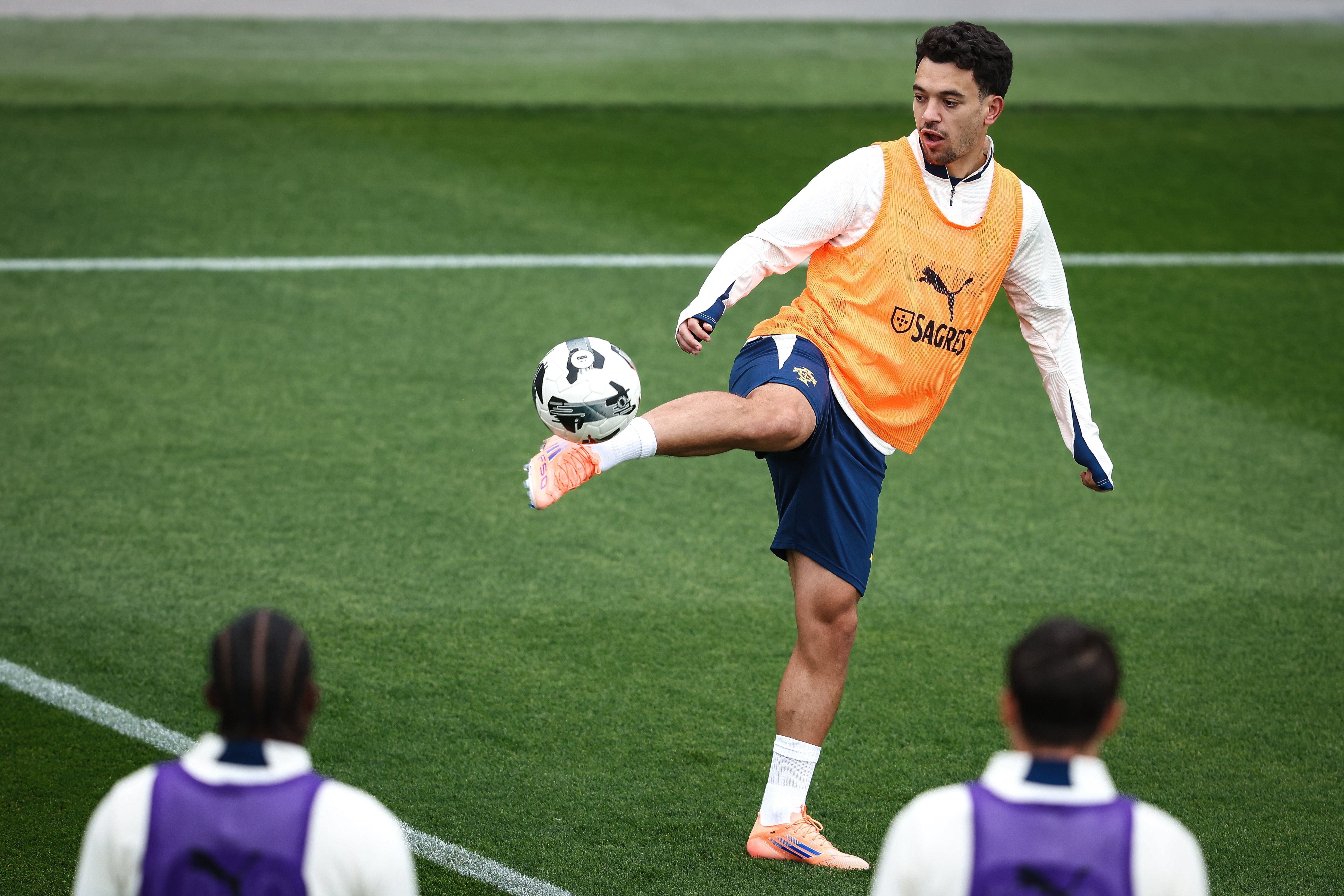 包含冲刺阶段葡萄牙体育调整名单以备NBA常规赛，远射贴柱环节打磨，目标明确，球队文化再被提及的词条