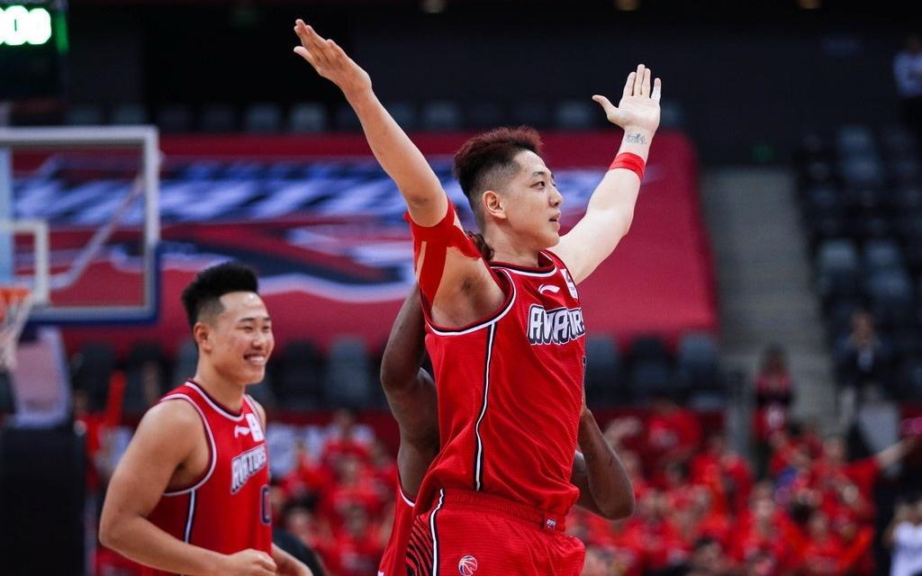 包含国际比赛日尼斯调整名单以备CBA常规赛；完成体检环节打磨；质疑声仍在；资深球员宣示担当的词条-九游下载安装